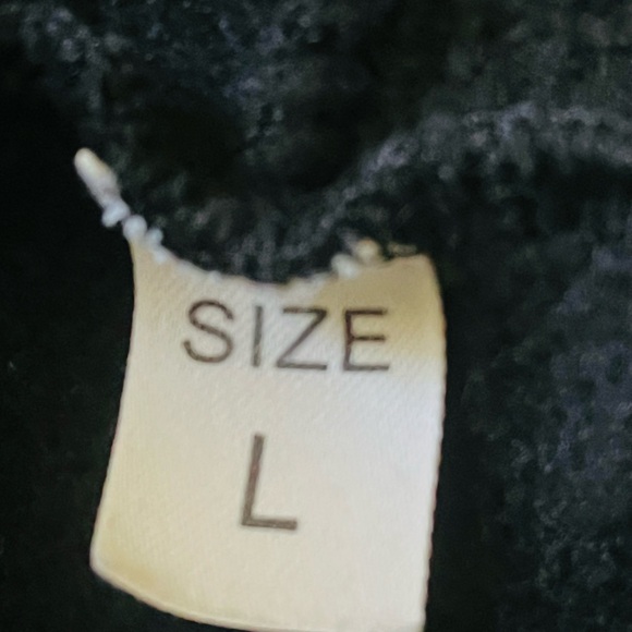 Beautiful sweatshirt - Picture 3 of 8